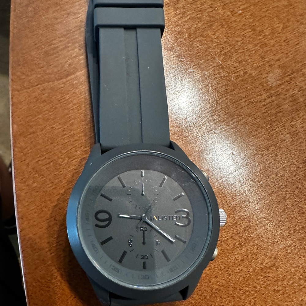 Watch - Picture 2 of 3